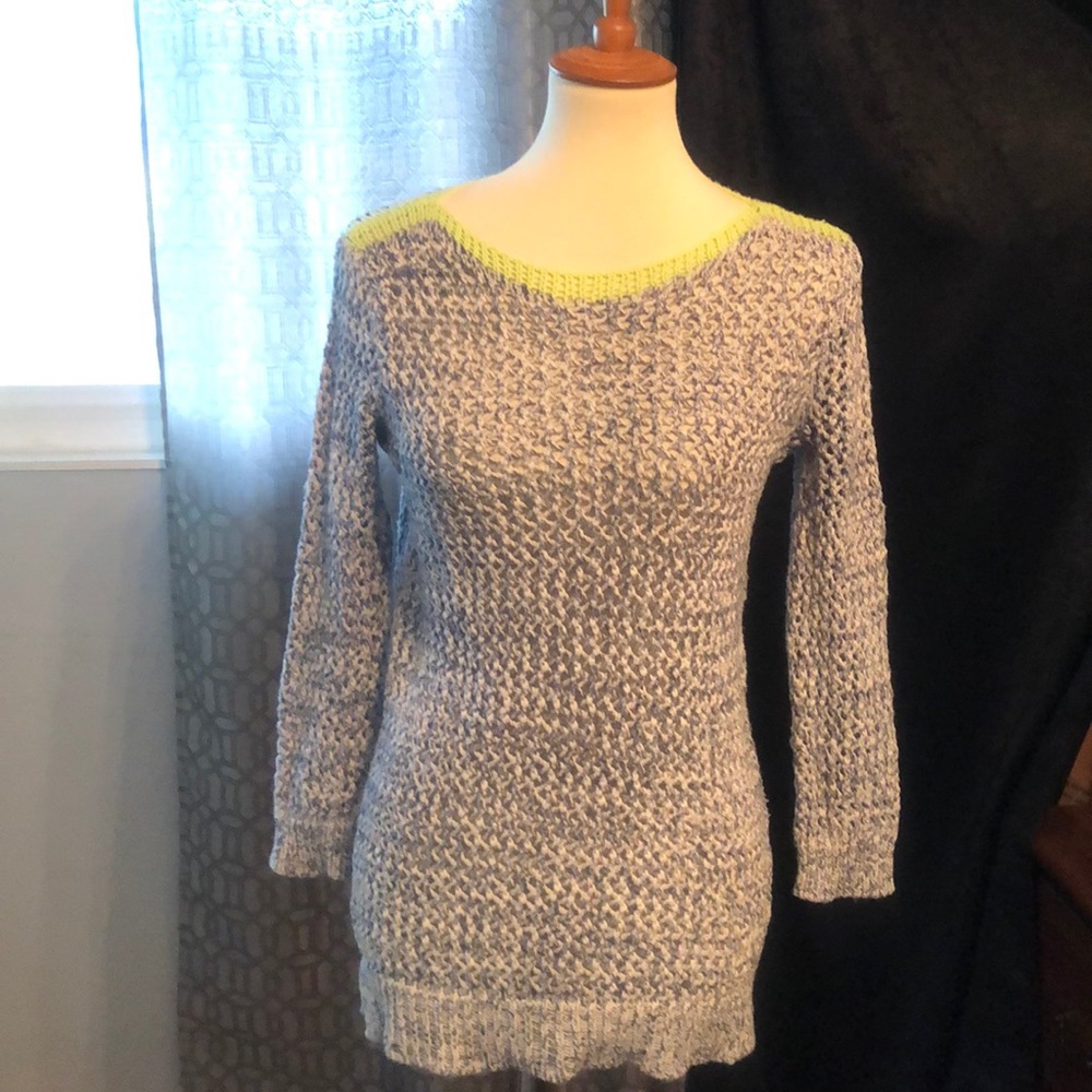 Two by Vince camuto knit green sweater